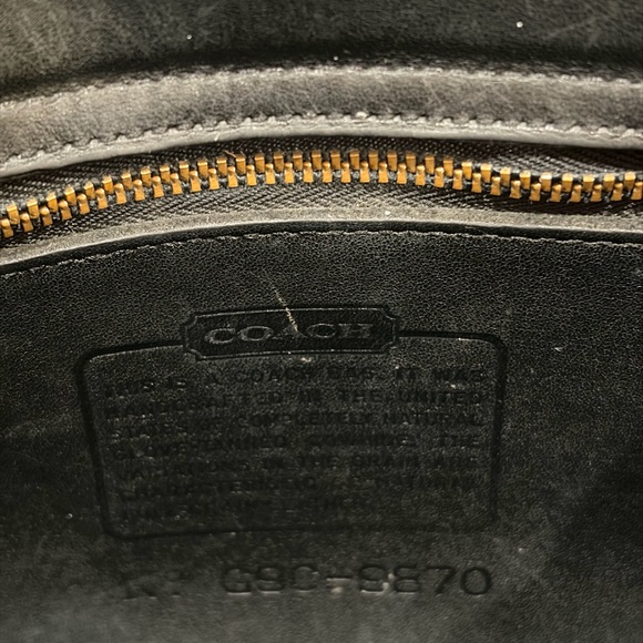 Vintage COACH Court Turn lock Crossbody Bag - Model 9870 in Black - Picture 11 of 11